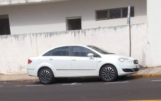 FIAT LINEA 1.8 ABSOLUTE 16V FLEX 4P AUTOMATIZADO